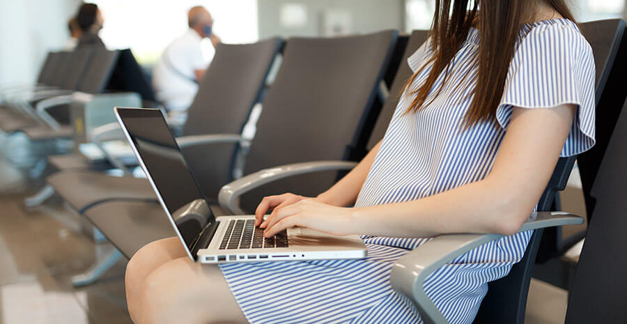 Imagem mostra benefícios da mobilidade corporativa em viagens